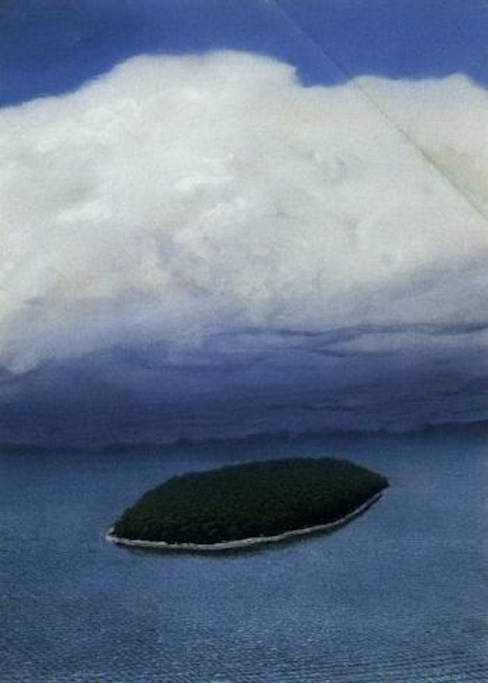 Isal bajo nubes by Tomas Sanchez