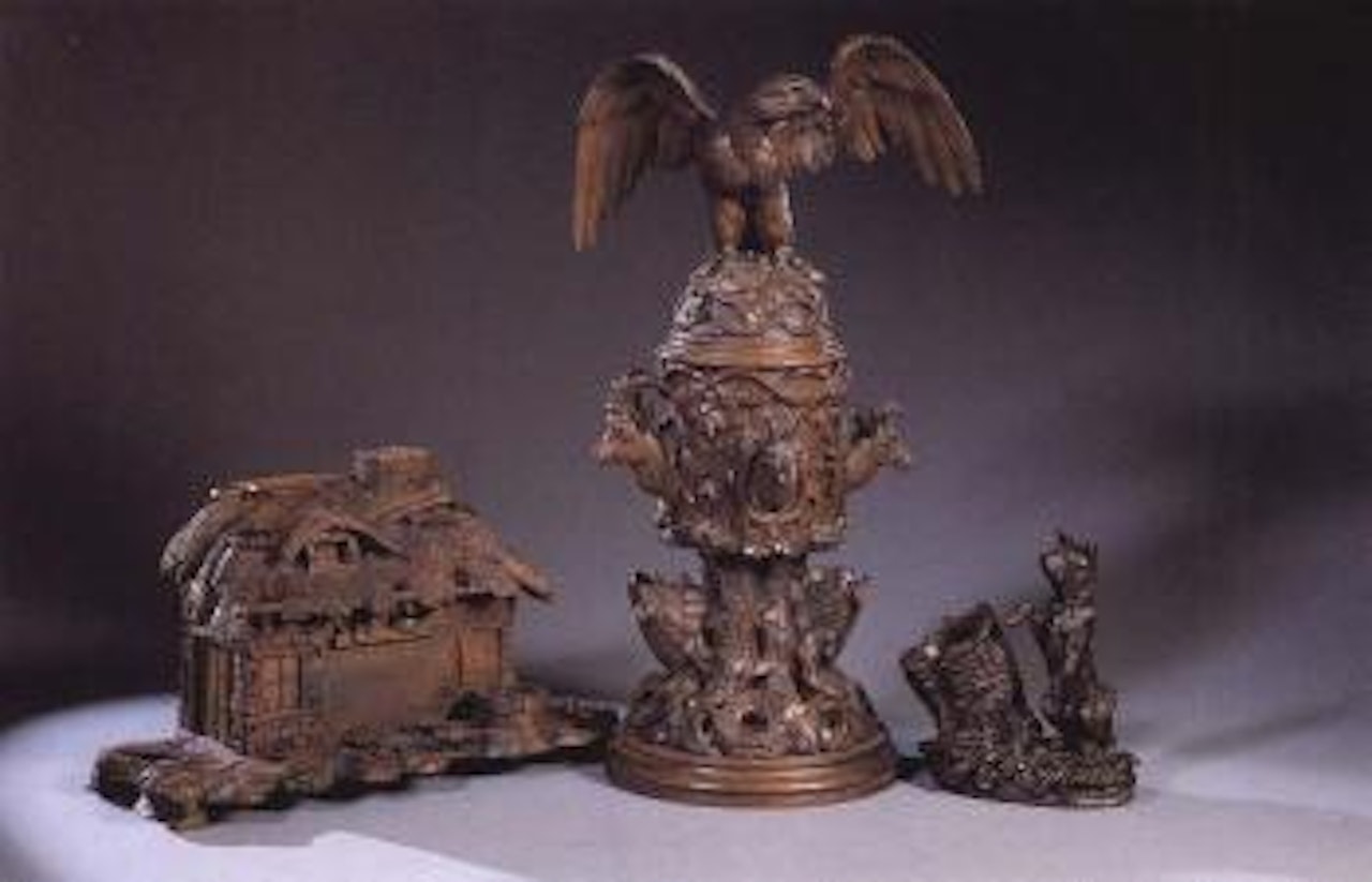 Eagle surmounting tree trunk - cigar box by German School