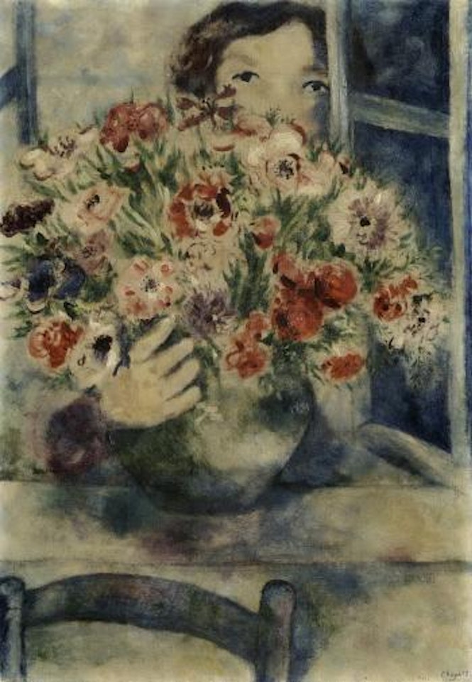 Bella apportant un bouquet d'anemones by Marc Chagall