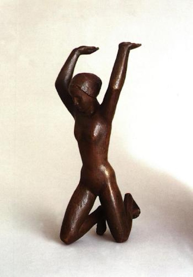 Woman kneeling by Georg Kolbe