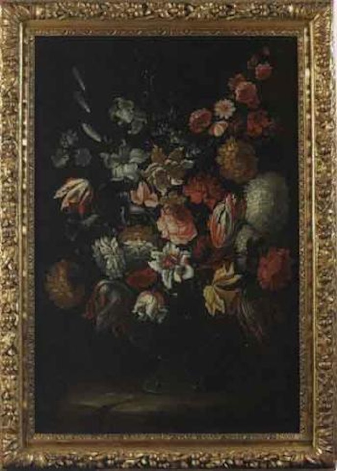 Fleurs dans un vase de verre sur un entablement de pierre by Italian School