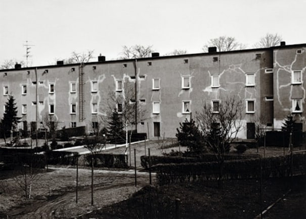 Am kreuzacker, Duisburg by Thomas Struth