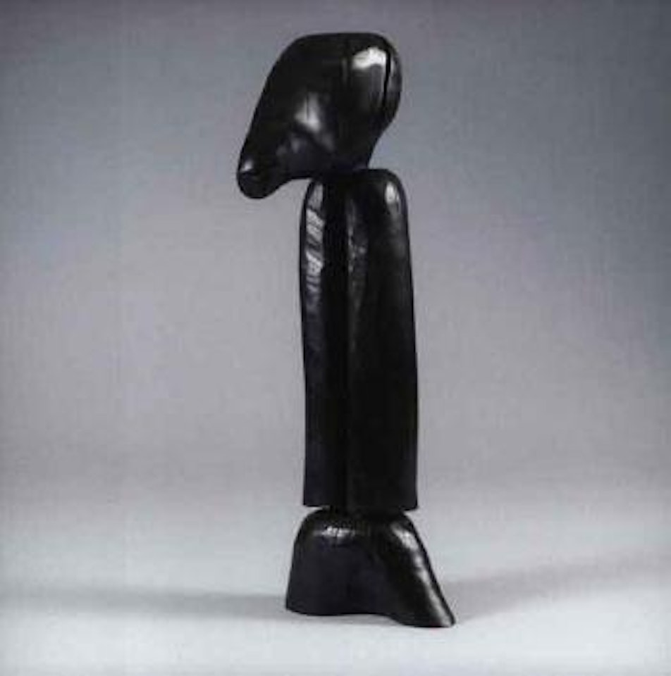 Sans titre - totem museau by Wang Keping