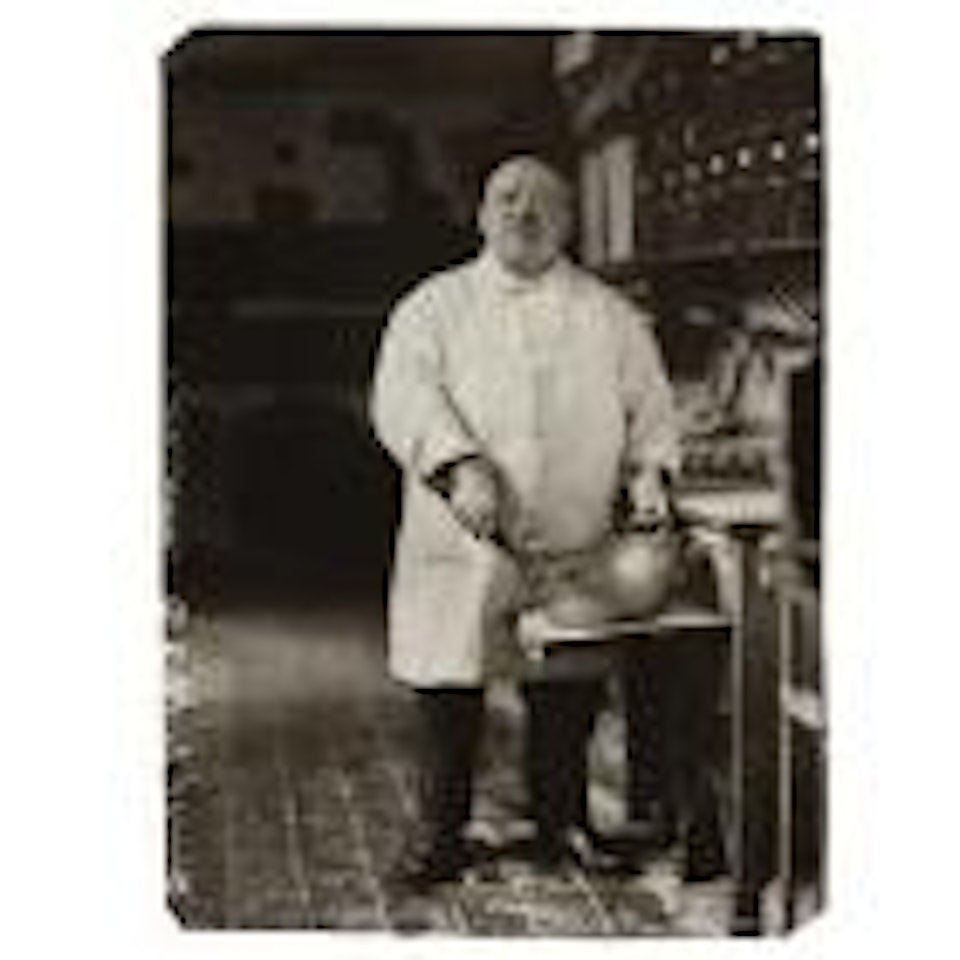 Reifferscheid Kreis Schleiden Eifel. Konditermeister by August Sander