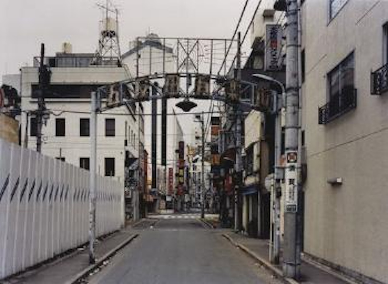 Gotanda, Zentralperspektive, Tokyo, 1987 by Thomas Struth