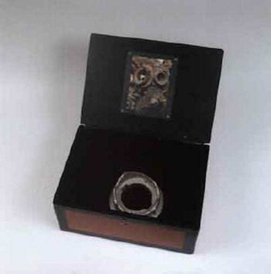 Le retour du fantome de l'homme by Chen Zhen