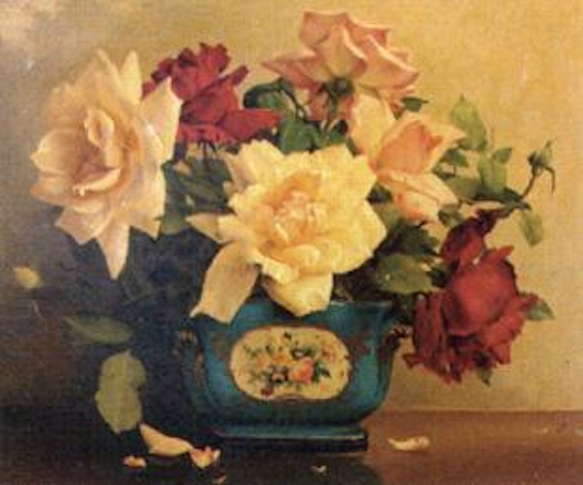 Bouquet de roses dans un vase de sevres by Irene Klestova