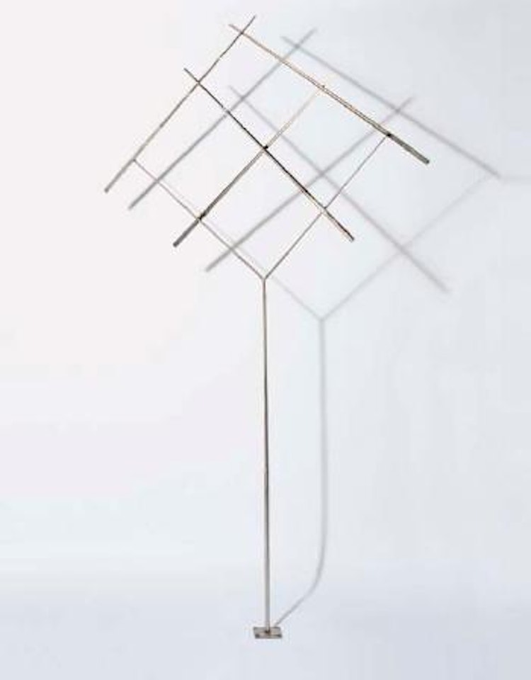Four lines oblique gyratory, tall stem by George Rickey