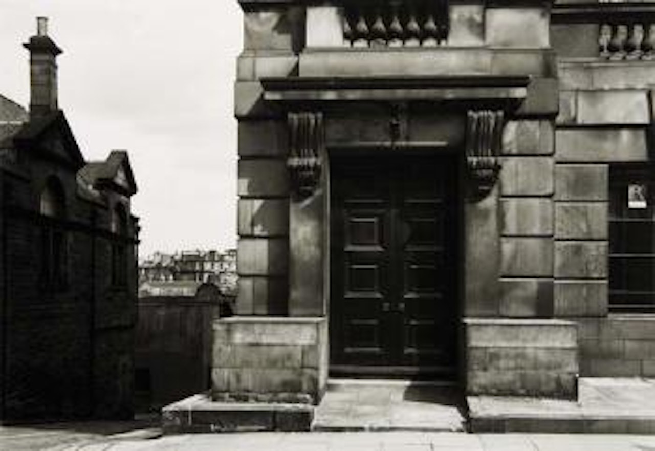 Side entrance to St Stephen's Church, Edinburgh by Thomas Struth