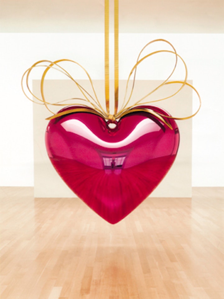 Hanging heart, magenta and gold by Jeff Koons