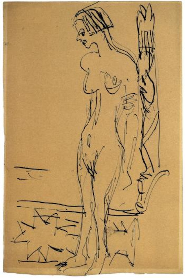 Weiblicher Akt neben einem geschnitzten und bemalten Pfosten stehend by Ernst Ludwig Kirchner