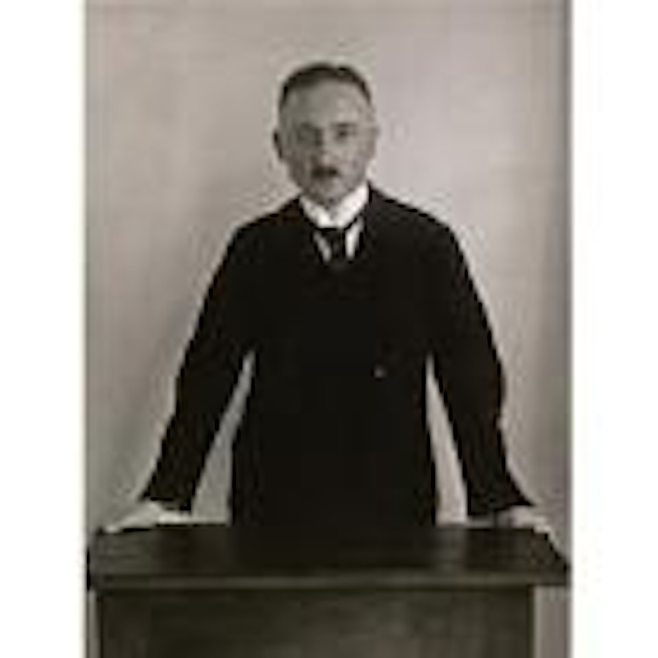 Der anwalt by August Sander