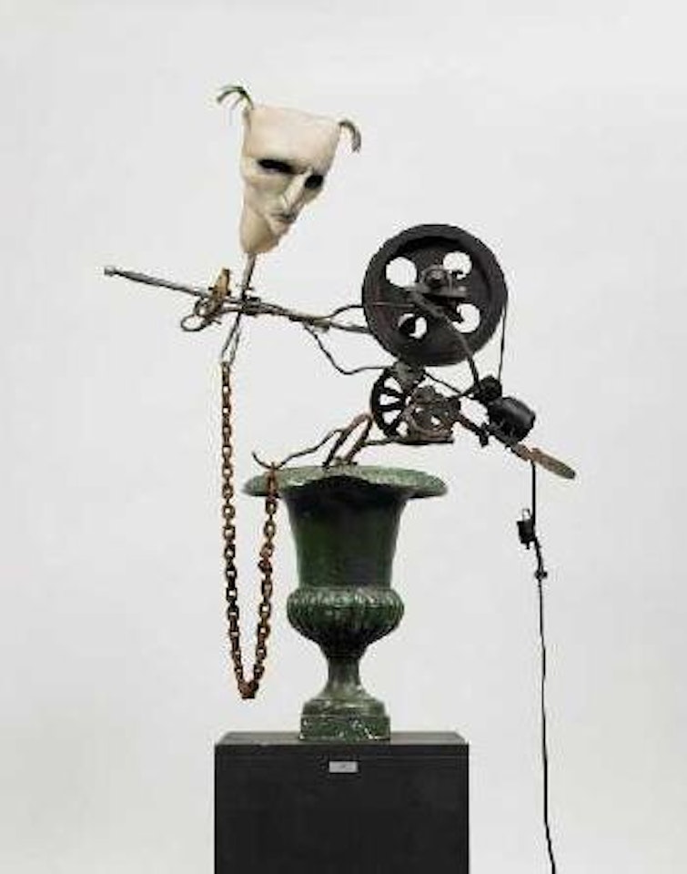 Der Hexerich by Eva Aeppli by Jean Tinguely