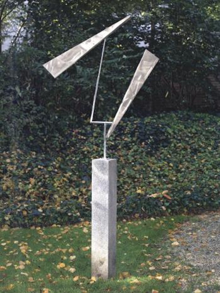 Triangles one up, one down excentric by George Rickey