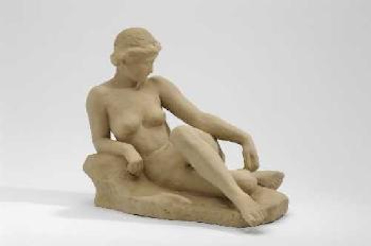 Liegendes Madchen by Fritz Klimsch