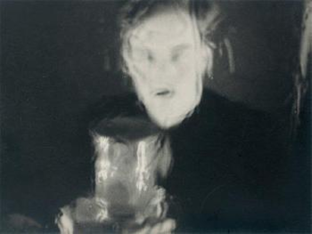 Sans titre (L'étoile de mer), André de la Rivière regardant l'étoile de mer… by Man Ray