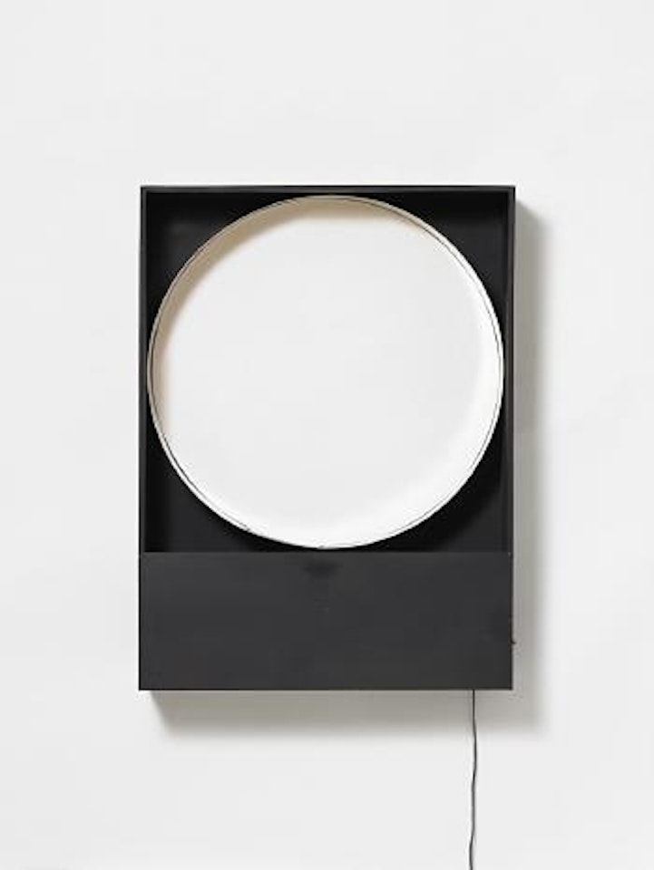 Continuel Lumiere Cylindre by Julio Le Parc
