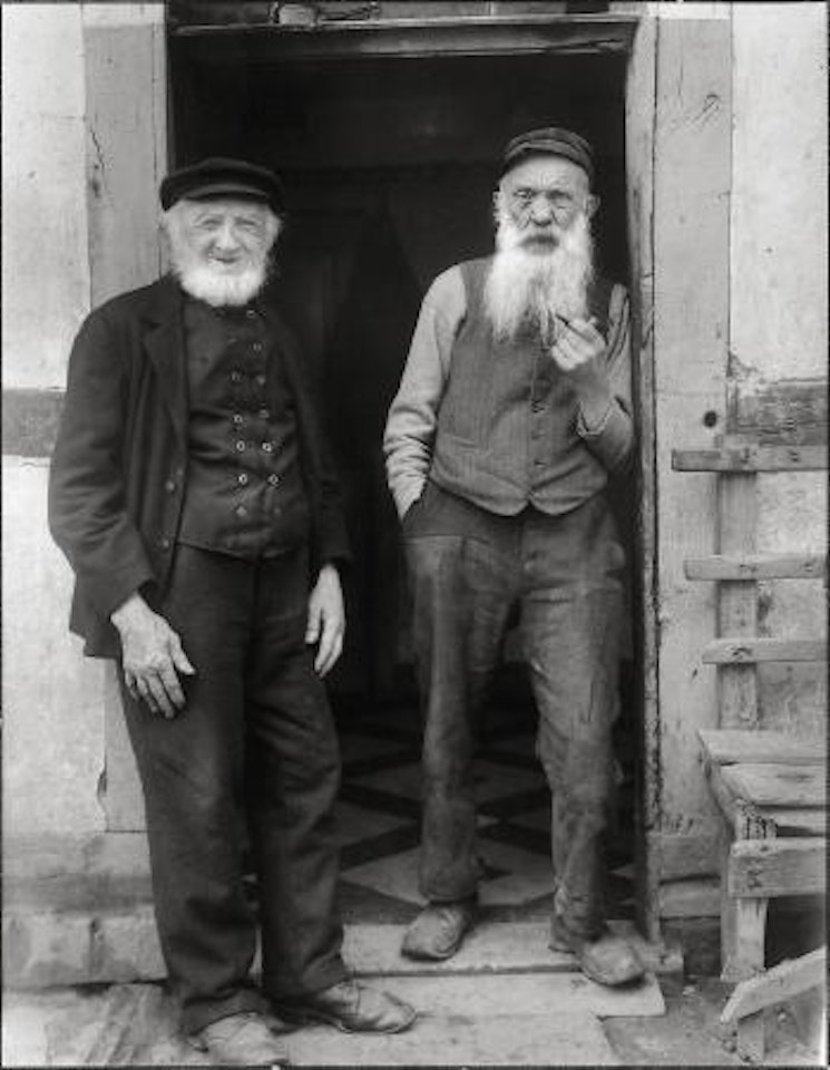 Dorfphilosophen by August Sander