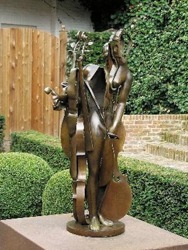 La fiancée de Casals by Arman