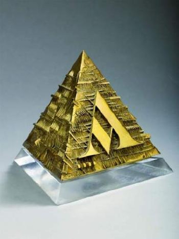 Pyramide by Arnaldo Pomodoro
