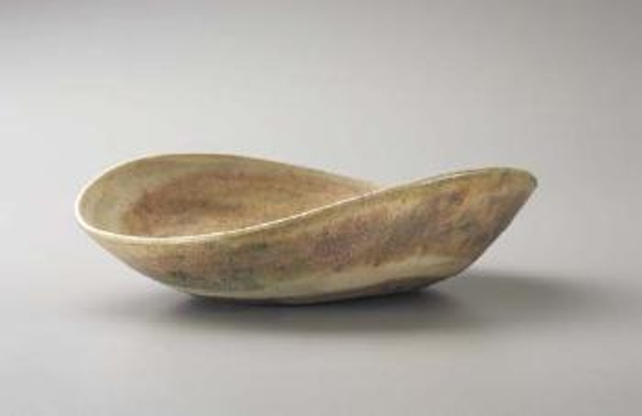 Oval dish by Lucie Rie