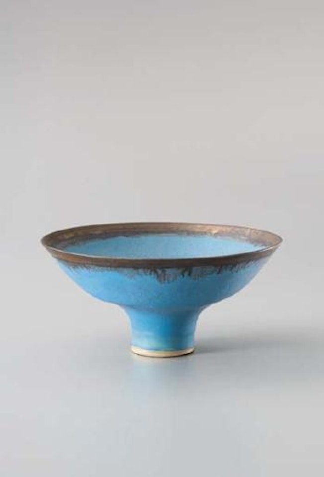 Footed bowl by Lucie Rie