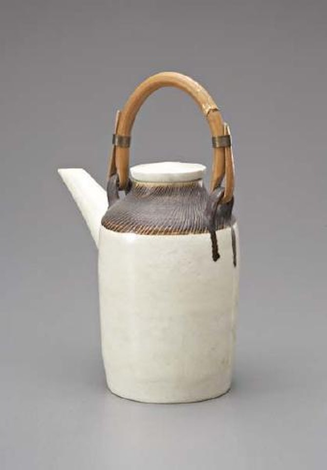 Teapot by Lucie Rie