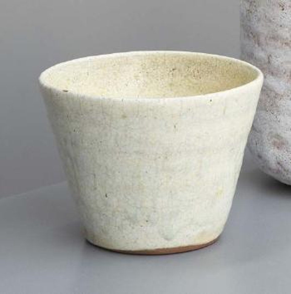 Early pot by Lucie Rie
