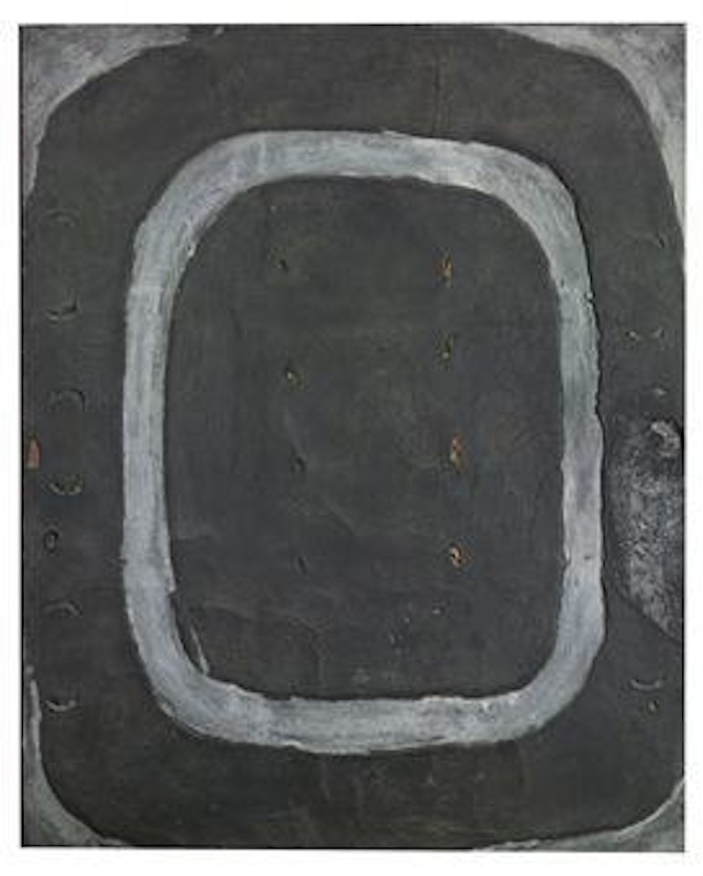 Oval gris-marró (Grey-Brown Oval) by Antoni Tapies