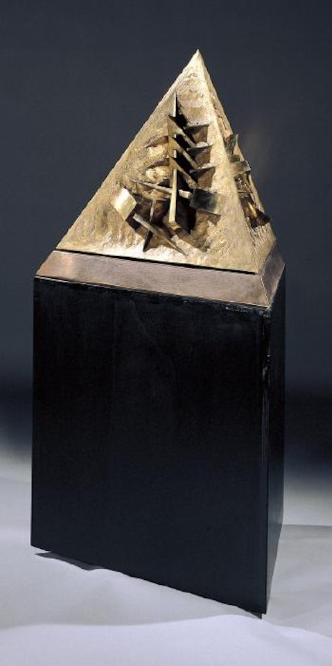 Piramide by Arnaldo Pomodoro
