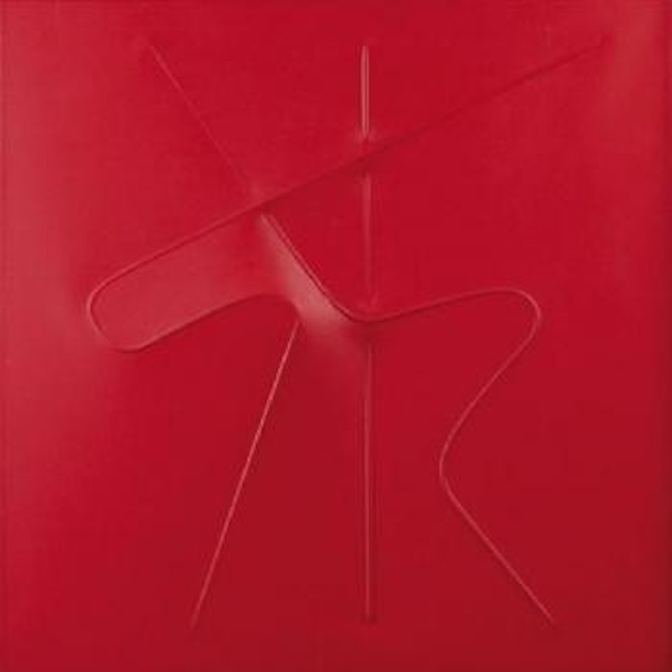 Rosse (Estroflessione) by Agostino Bonalumi