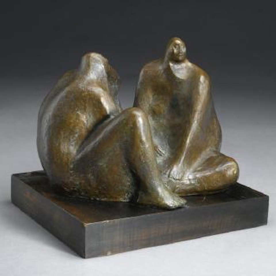 Madre E Hija Sentadas by Francisco Zuñiga