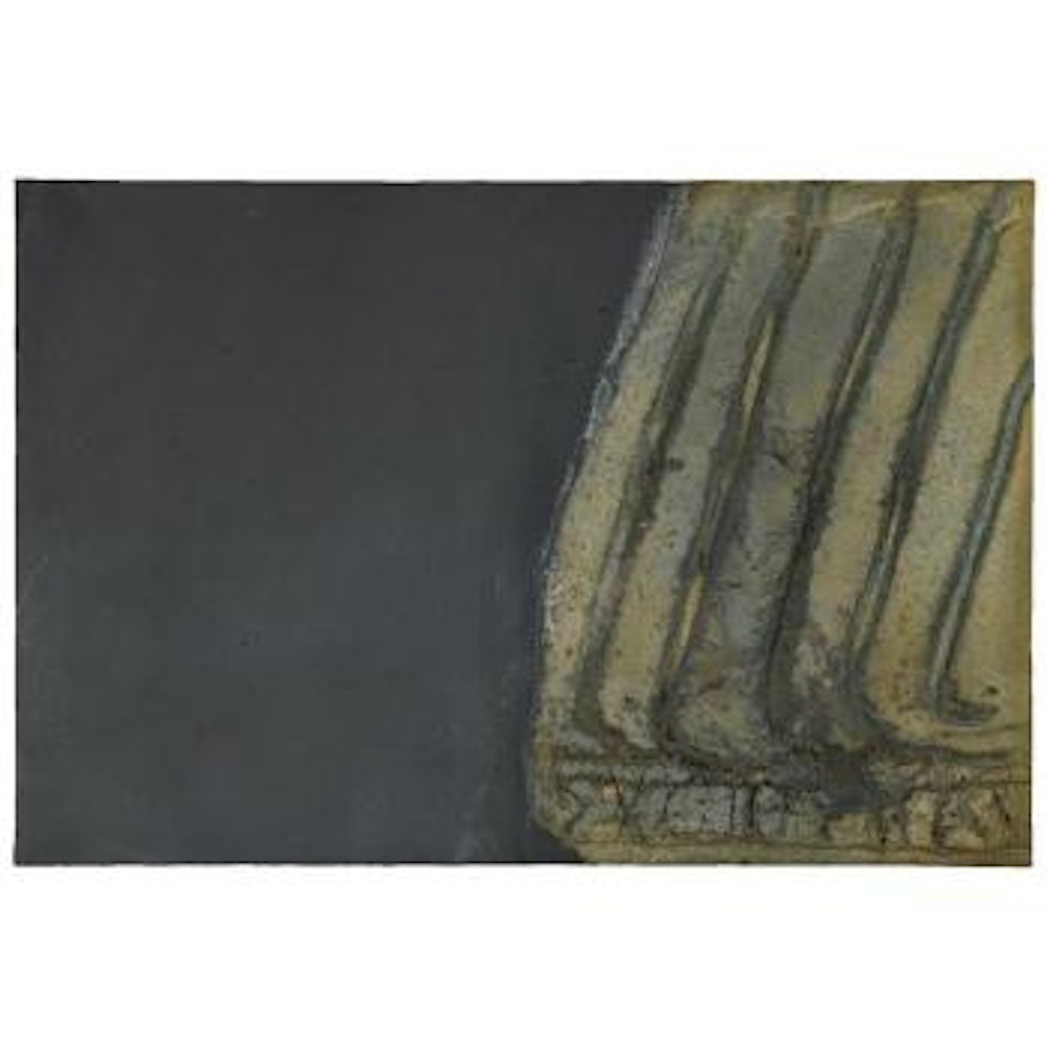 Ala Gris Sobre Negro (Grey Wing On Black) by Antoni Tapies