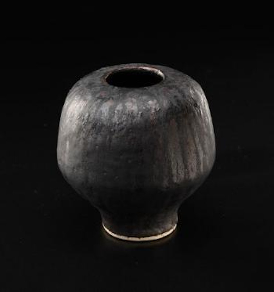Rare Prune pot by Lucie Rie