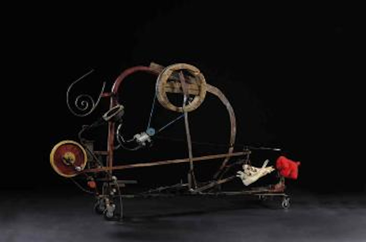 Chevalier Fifi combattant le monstre by Jean Tinguely