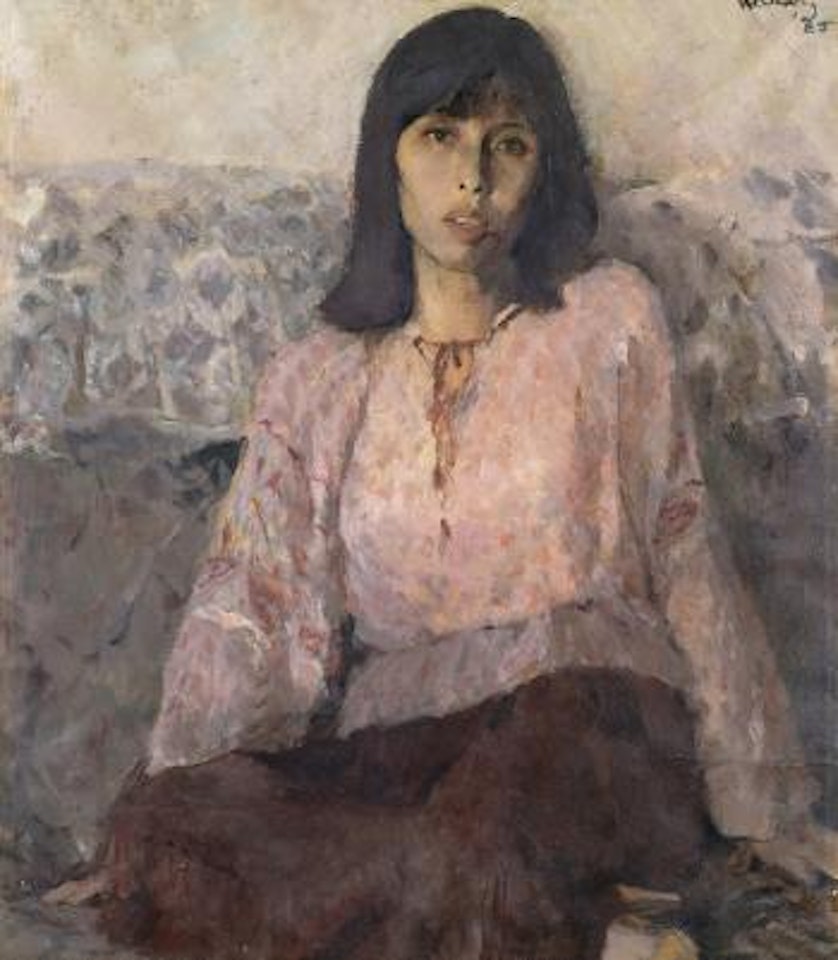 Woman sitting on the sofa by He Duoling