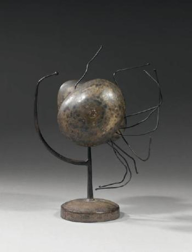Oiseau by Philippe Hiquily