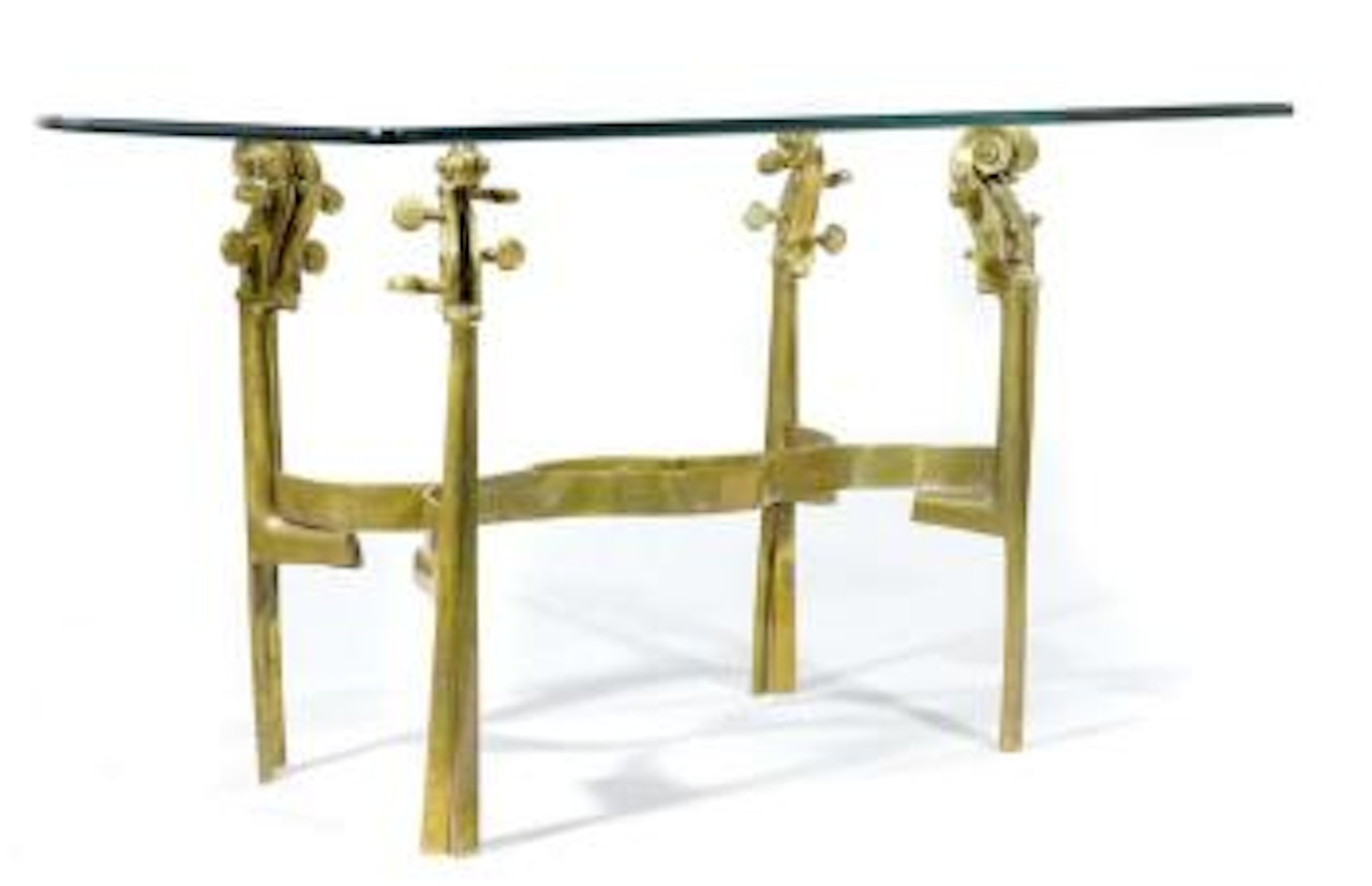 Tisch mit Geigenfüssen by Arman