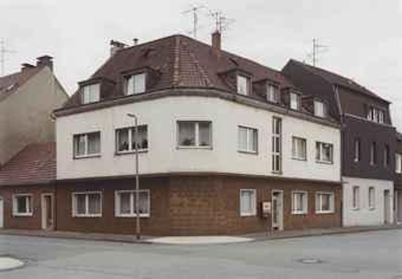 Kanzlerstrasse, Diusburg by Thomas Struth