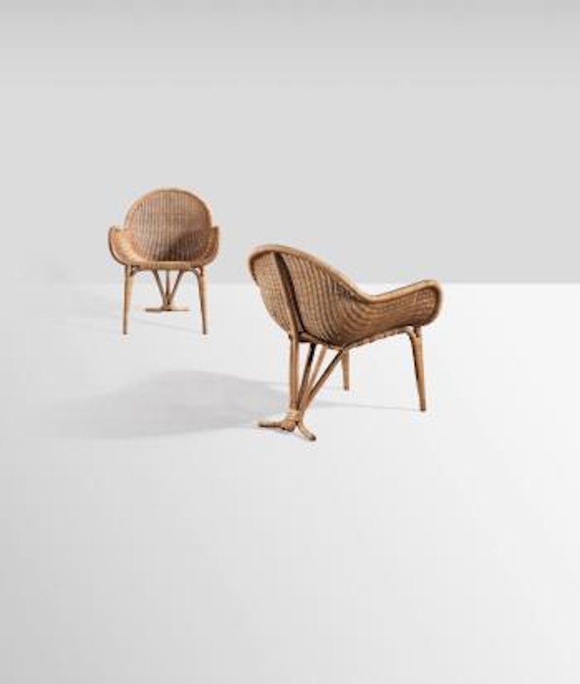 Paire De Fauteuils Tripodes by Jean Royere