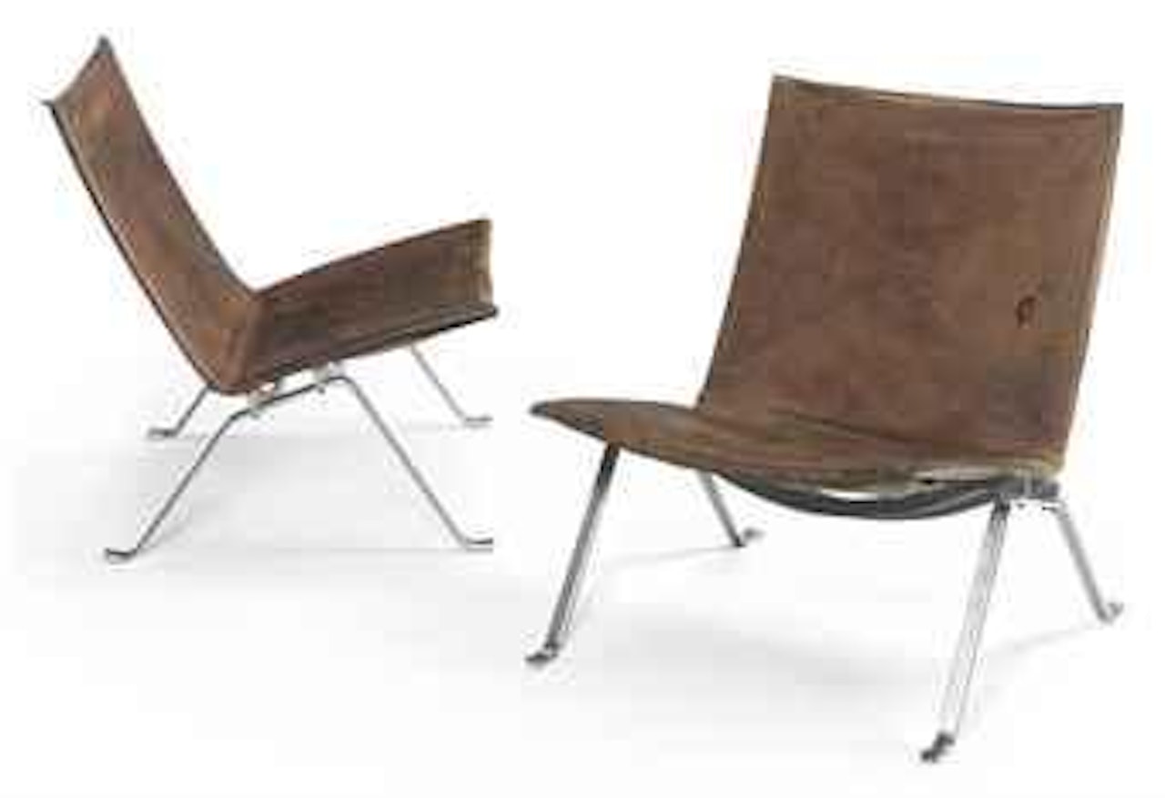A Pair of Leather and Chromed-Steel PK22 Chairs by Poul Kjaerholm