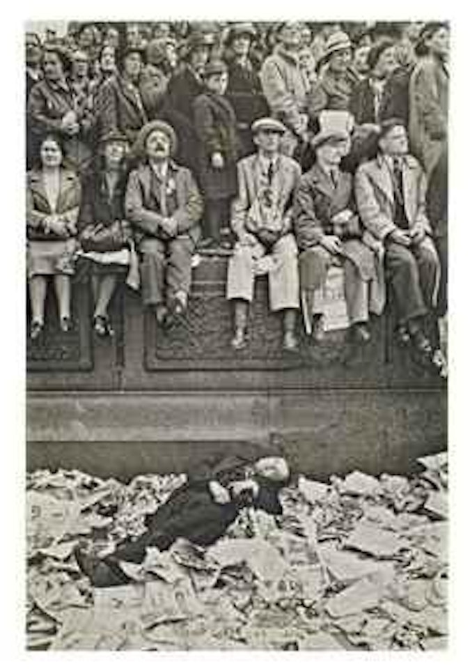 Couronnement du roi George VI, Trafalgar Square, Londres, 12 mai 1937 by Henri Cartier-Bresson