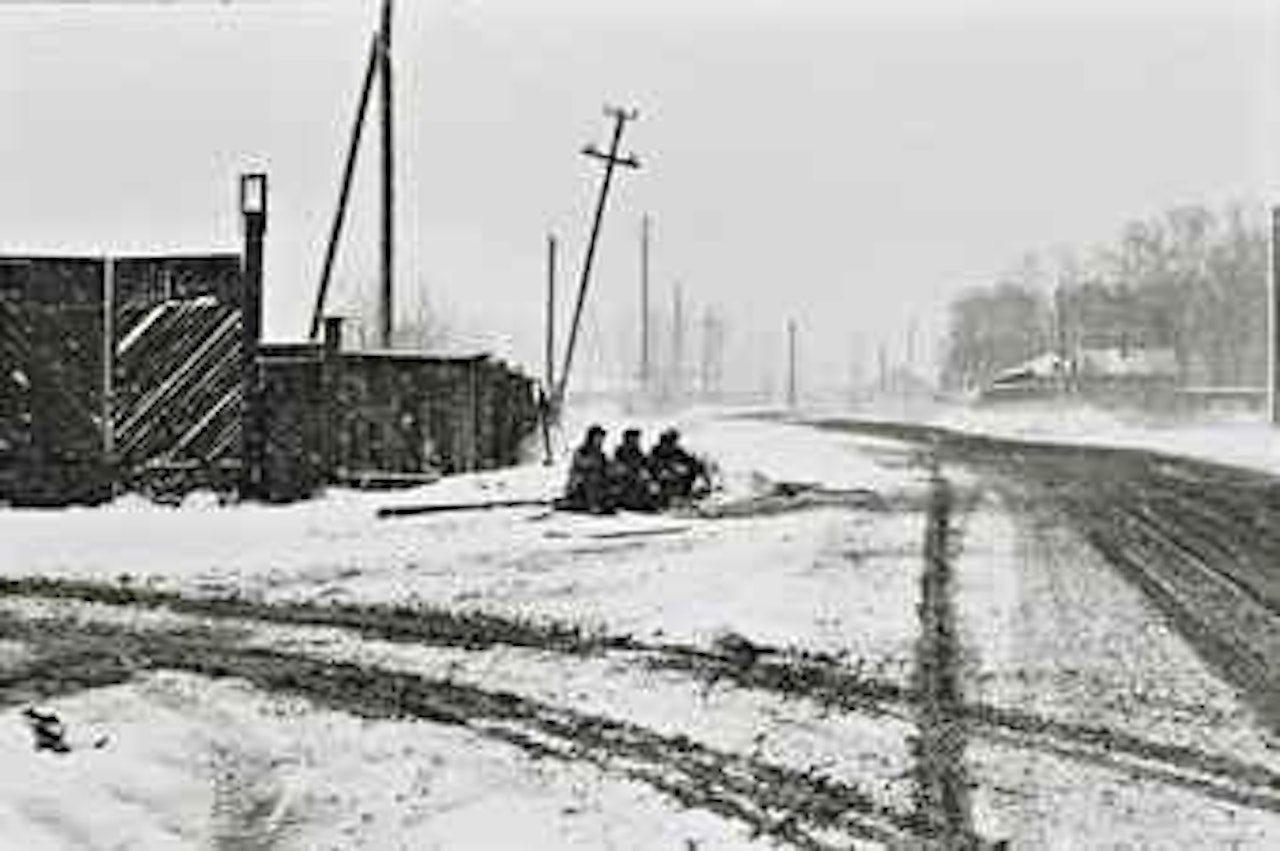 Irkoutsk, Russie, Union Soviétique by Henri Cartier-Bresson
