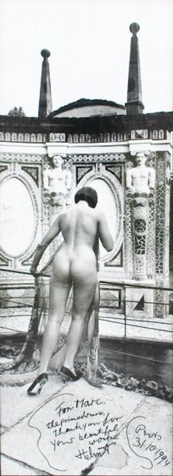 Nue dans la villa d'Este by Helmut Newton