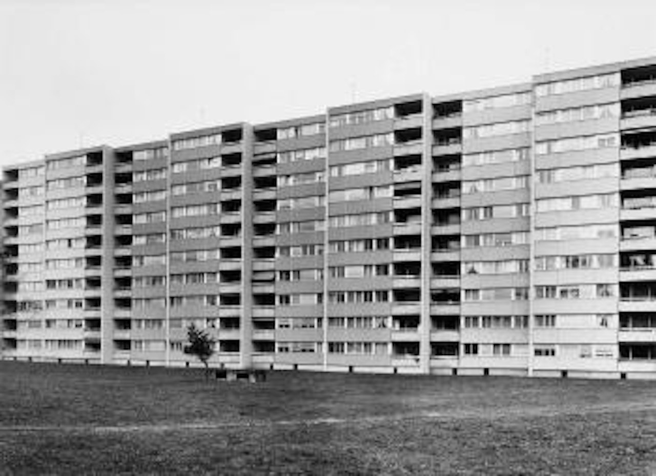 Chemin des Coudriers, Geneva by Thomas Struth