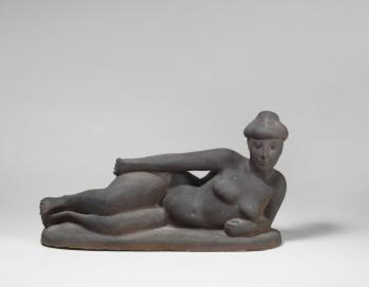Liegendes Mädchen by Gerhard Marcks