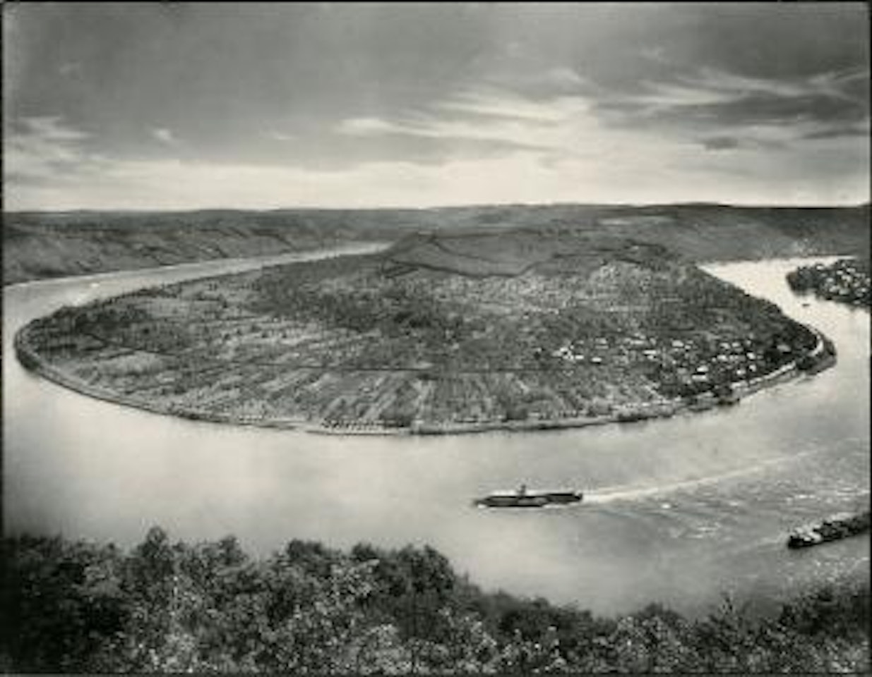 Der Rhein Bei Boppard/Osterspey by August Sander