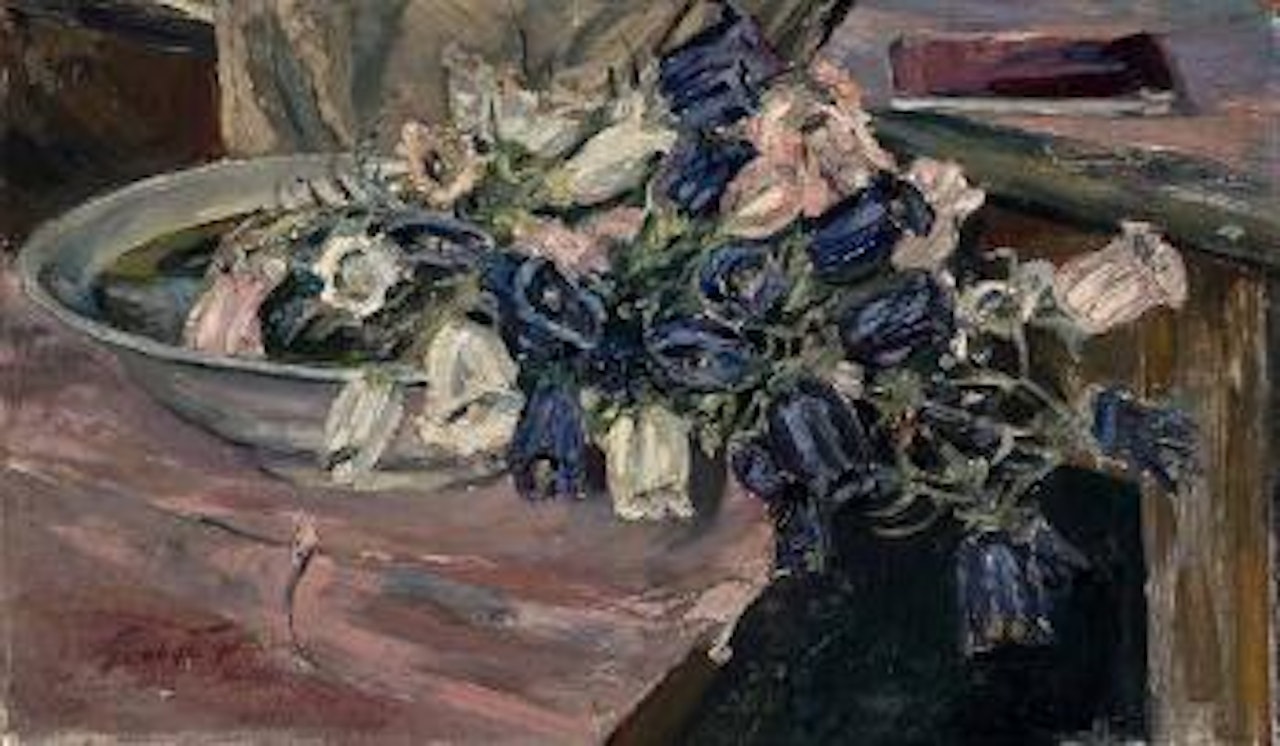 Stillleben mit Glockenblumen in einer Schale by Max Slevogt