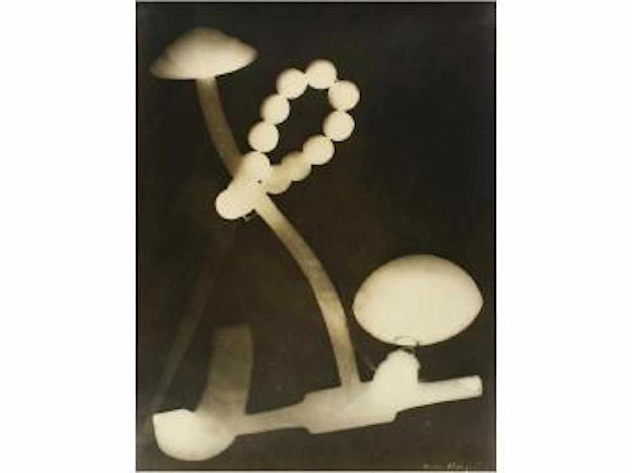 Rayograma by Man Ray
