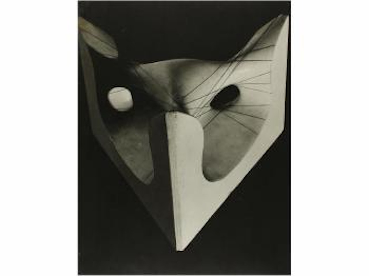 Objeto matemático, superficie cúbica by Man Ray